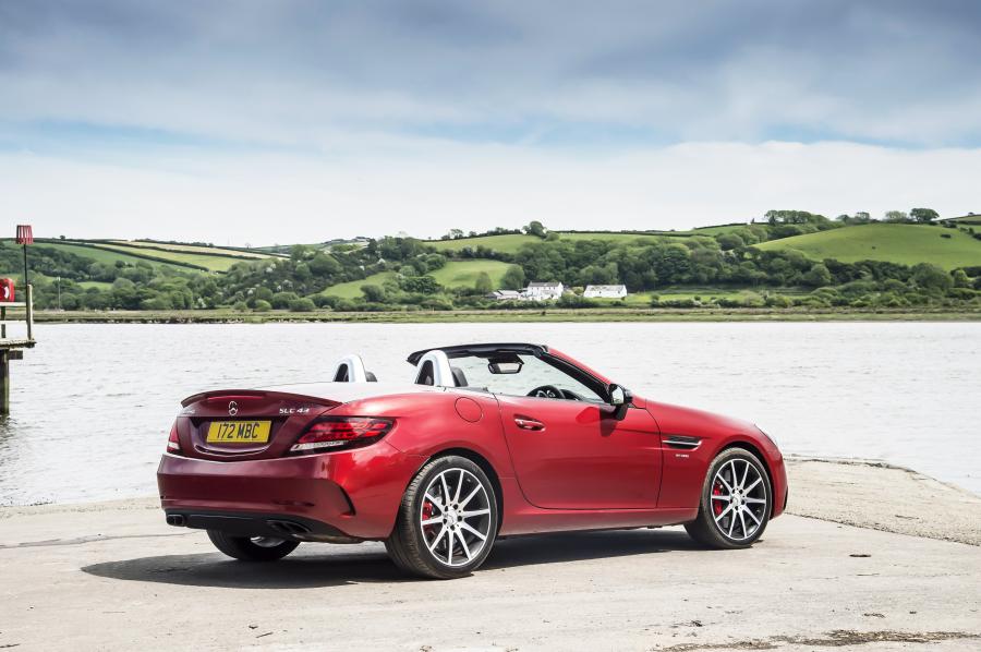  Mercedes-AMG SLC43 2016 года  (UK) (фото 10 из 30)